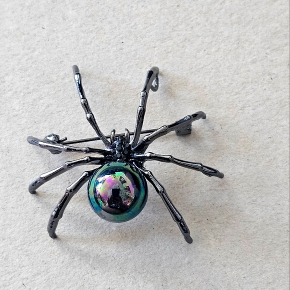 Jewelry - Spider Brooch